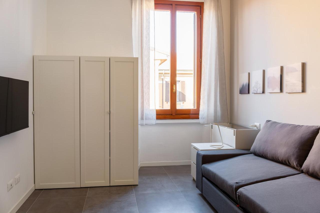 Newly Renovated Loft Near Centrale Милано Екстериор снимка