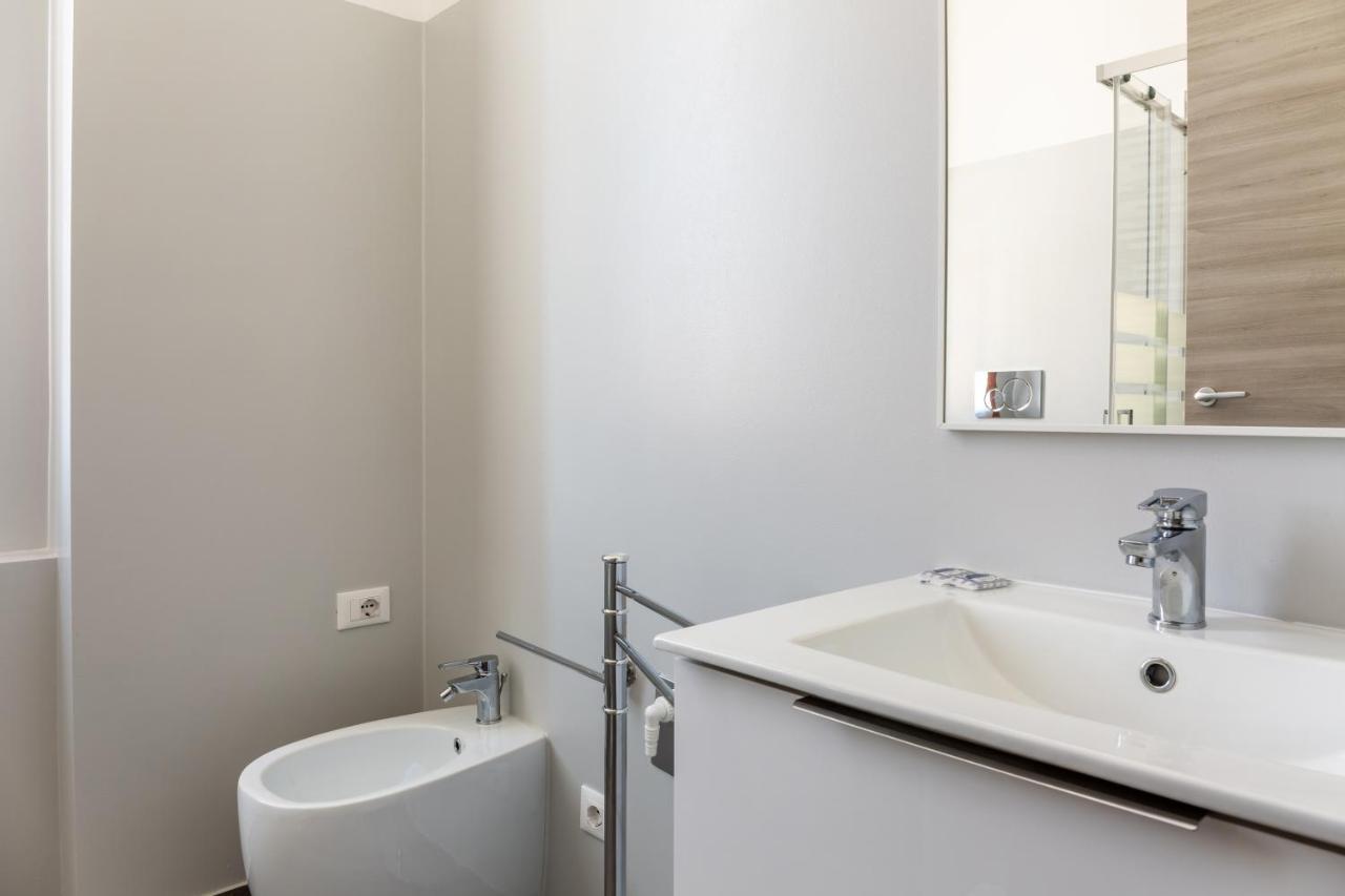 Newly Renovated Loft Near Centrale Милано Екстериор снимка